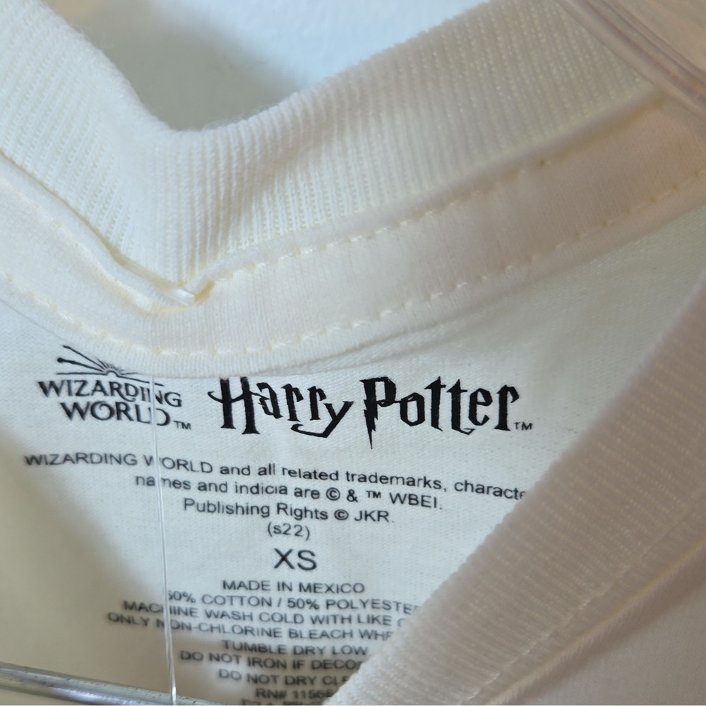 Harry Potter Hogwarts Crest Women's Crop Top Cotton Blend Crew Neck T-Shirt XS - Picture 3 of 4